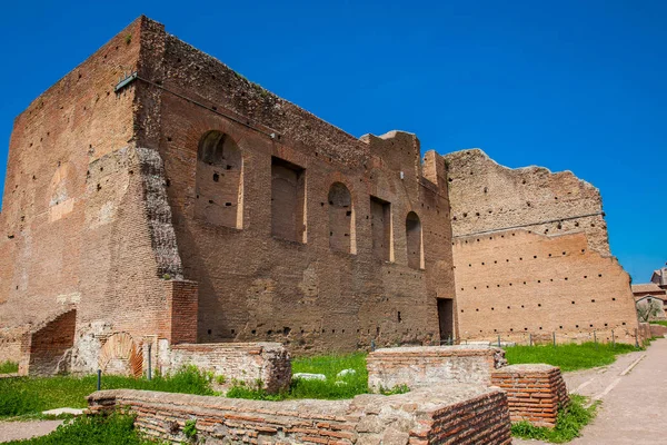Roma'daki Palatine Tepesi'ndeki Domus Augustana antik kalıntıları