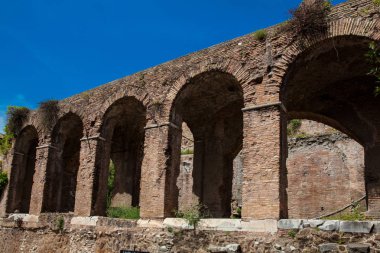 Roma'daki Roma Forumu'nda Ortaçağ Verandası Harabeleri