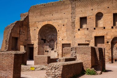 Roma'daki Palatine Tepesi'ndeki Domus Augustana harabeleri