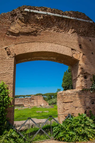 Руины в Domus Augustana на Palatine Hill в Риме — стоковое фото