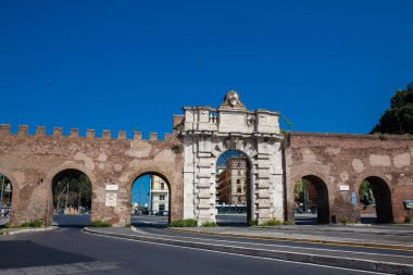 Porta San Giovanni Roma Aurelian Duvarı'nda bir kapı