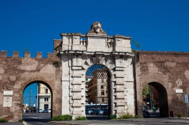 Porta San Giovanni Roma Aurelian Duvarı'nda bir kapı