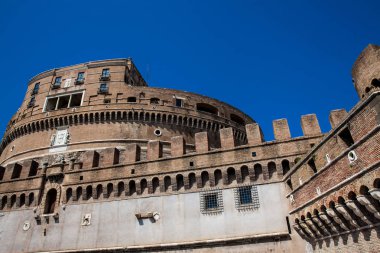Hadrian güzel Mozolesi de yıl 139 Ad inşa Sant Angelo Kalesi denir