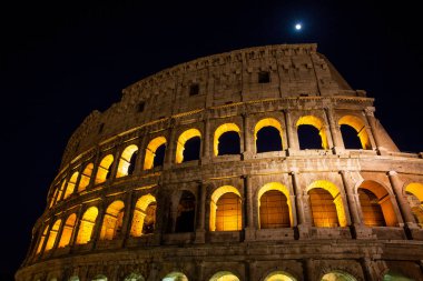 Roma'da gece ünlü Kolezyum