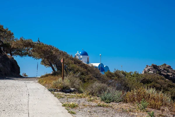 Sendero peatonal No. 9 entre Fira y Oia y la iglesia Profitis Ilias en la isla de Santorini — Foto de Stock