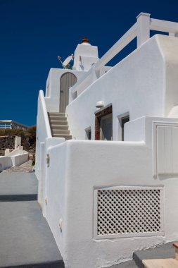 Santorini Adası güzel şehirlerin tipik sokakları