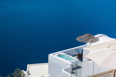 Santorini Adası'ndaki şehirlerin güzel mimarisi