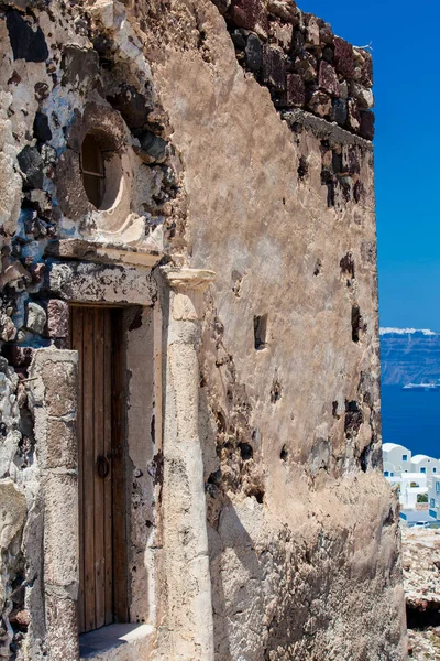 Ruinas del Castillo de Akrotiri también conocido como Goulas o La Ponta, un antiguo castillo veneciano en la isla de Santorini —  Fotos de Stock