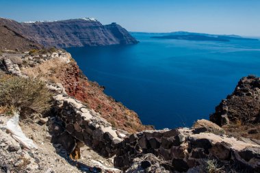 Santorini Adası Fira ve Oia şehirleri arasında yürüyüş yolu sayısı dokuz görülen güzel manzaralar