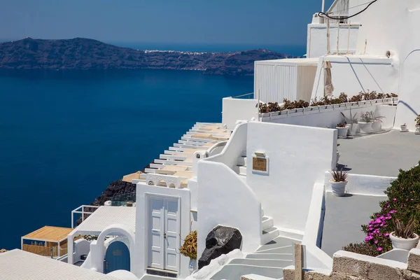 El hermoso pueblo de Imerovigli en la isla de Santorini —  Fotos de Stock