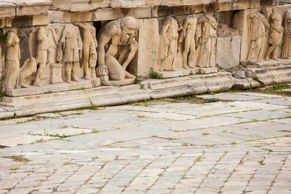 Detail of the reliefs which decorate the Theatre of Dionysus Eleuthereus built at the foot of the Athenian Acropolis dated to the 6th century BC — Stock Photo, Image
