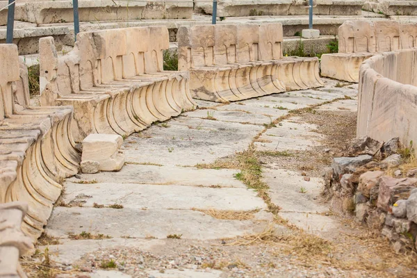 Részlet az ülés a Színház Dionüszosz Eleuthereus épült lábánál az athéni Akropolisz kelt a 6. században Kr.e. — Stock Fotó