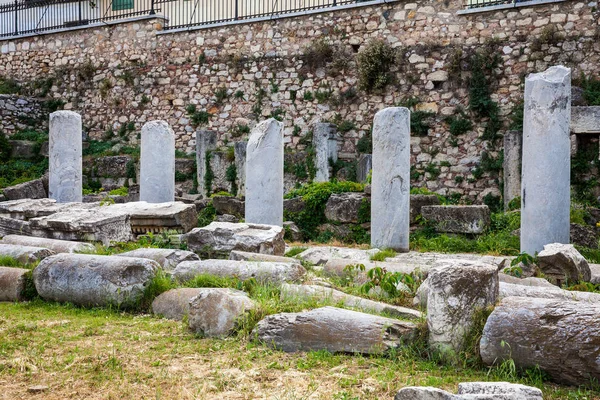 Деталь стародавніх руїн у римській Агорі, що лежить на північ від Акрополя в Афінах. — стокове фото