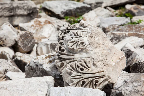 Detail of the carvings at the ancient ruins on the Roman Agora located to the north of the Acropolis in Athens — Stock Photo, Image