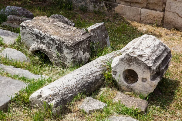 Detalhe das ruínas antigas no agora roman situado ao norte do acropolis em Atenas — Fotografia de Stock