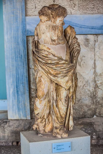 Ateny Grecja Kwiecień 2018 Statua Nimfy Lub Łaski Stoa Attalos — Zdjęcie stockowe