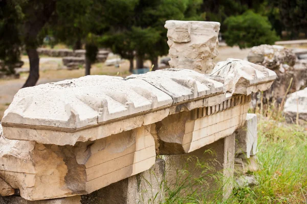 Antiche rovine sulla parete sud della collina dell'Acropoli nella città di Atene — Foto Stock