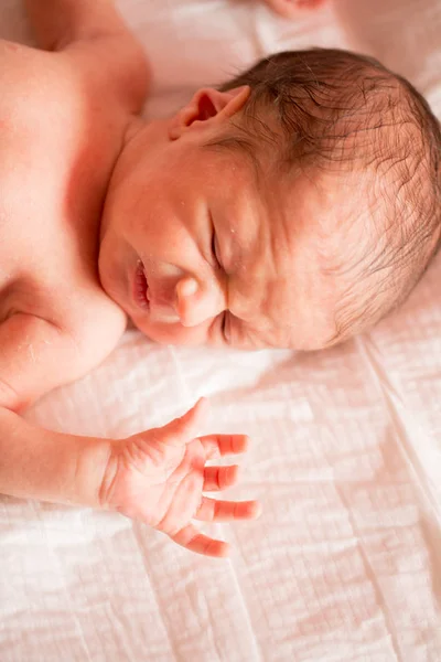 Recién Nacido Llora Bebé Quiere Comer Pequeño Niño Travieso — Foto de Stock