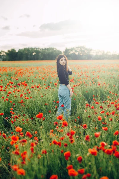 Young Girl Collects Bouquet Poppies Field Spring Evening Village Copy — Stock Photo, Image