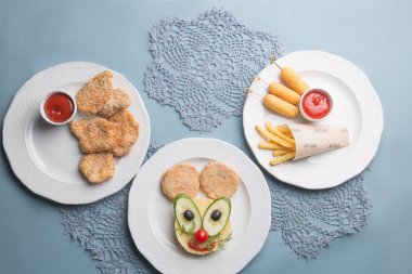 Çocuklar için yemek. Çocuk masası ayarı. Balkan mutfağı