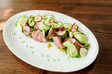 Iştah açıcı salata, sağlıklı yiyecekler. Taze meyve