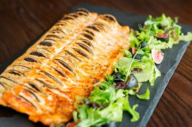 Fırında et: tavuk, domuz eti, sığır eti, kuzu. Uygun diyet