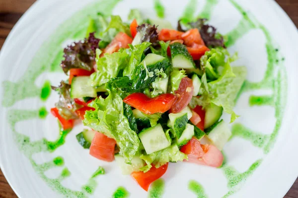 Étvágygerjesztő Saláta Egészséges Étkezés Friss Gyümölccsel — Stock Fotó