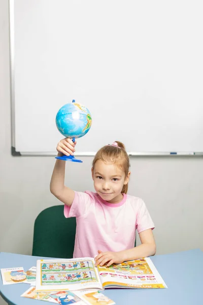 Chica Está Preparando Para Examen Inglés Profesor Inglés Para Examen —  Fotos de Stock