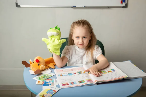 Barn Lär Sig Engelska Ett Lekfullt Sätt Koncept Lära Sig — Stockfoto