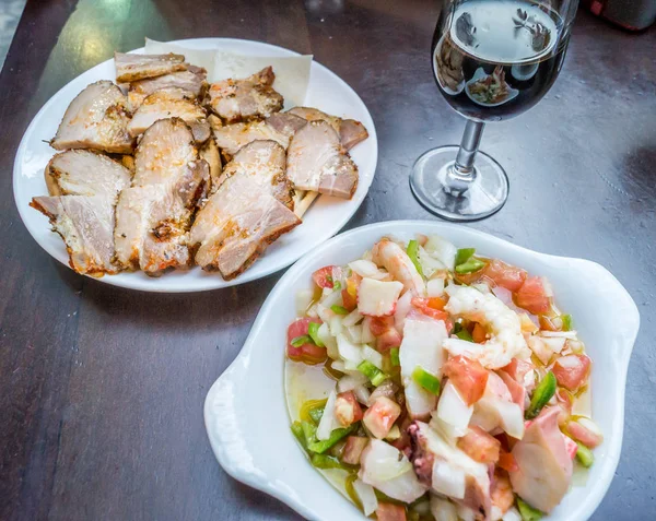 Tapas ve İspanya Sevilla kırmızı şarap plakaları