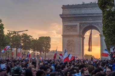 2018 15 Temmuz sonra Paris üzerinden günbatımı Dünya Kupası Finalleri