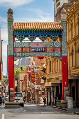 Yaz aylarında Melbourne, Victoria, Avustralya'da Chinatown kemer
