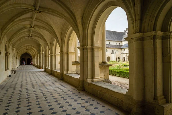 Täckta Gränd Och Veranda Fontevraud Abbey — Stockfoto