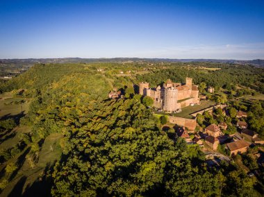 Dordogne Vadisi Fransa kalesinde Castelnau dron görünümü