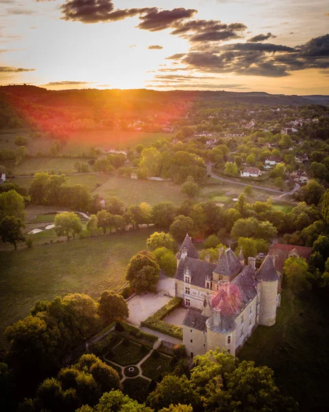 Castello di Montal a Saint Jean Lespinasse al tramonto, vista aerea — Foto Stock