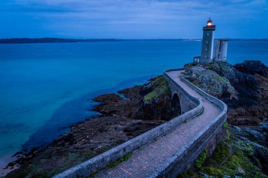 Petit minou feneri sadece güneş battıktan sonra Bretagne