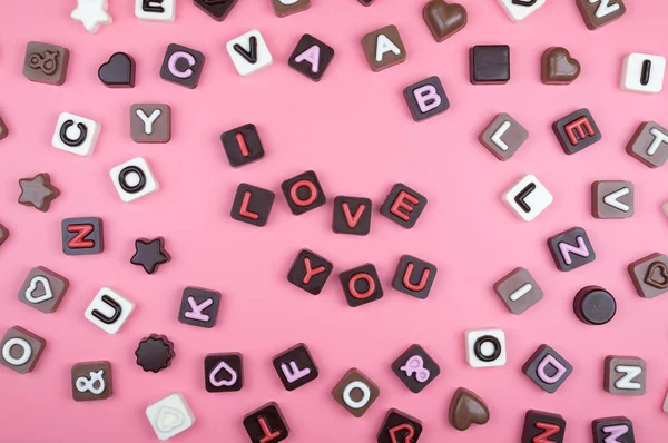 Люблю Тебя Шоколаде Цветном Фоне — стоковое фото