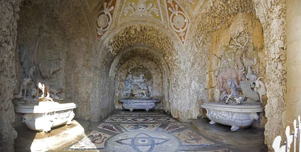 İtalya, Tuscany, Florence, Villa Medicea di Castello, Giambologna tarafından hayvanlarla Grotta degli sutum,.