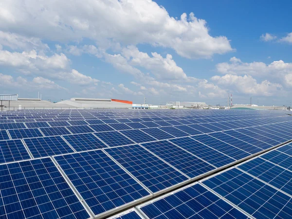 Solární Buňky Panel Venkovní Nejvyšší Střeše Budovy Čisté Energie — Stock fotografie
