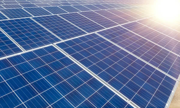 Zonnecellen Paneel Buiten Het Hoogste Dak Van Gebouw Schone Energie — Stockfoto