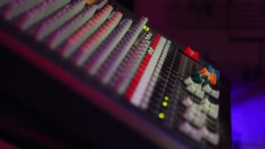 Ses ses karıştırma konsol. Konser sırasında ses denetimi
