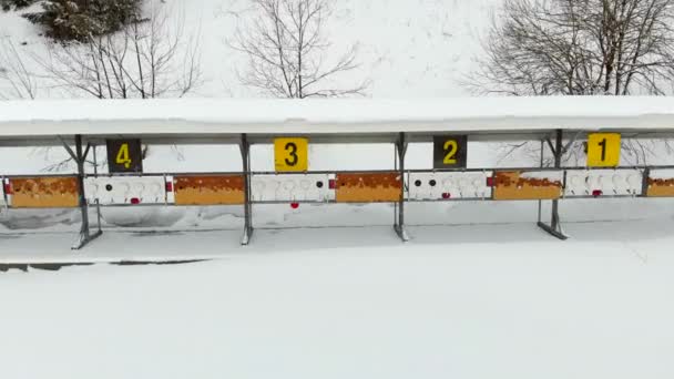 Biathlon. Panorama of targets for shooting during the biathlon. The numbering of the targets — Stock Video