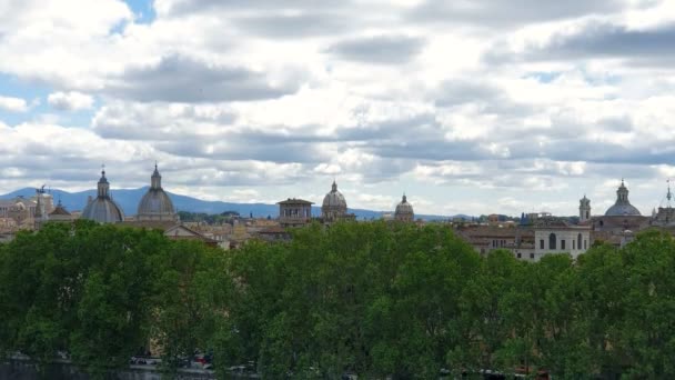 Roma desde una vista de pájaro. Vista de Roma desde el castillo de San Ángel . — Vídeos de Stock