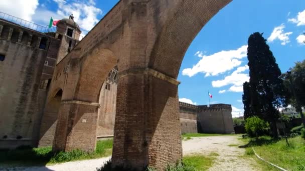 Roma İtalya'da St Angelo kalesi yakınında Pine Park — Stok video