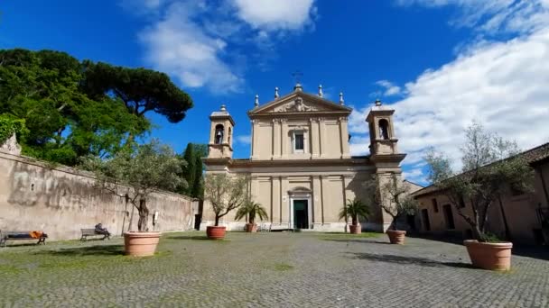 Kyrkan Santanastasia. Rom, Italien. En solig dag mot en blå himmel. Turistmål. — Stockvideo