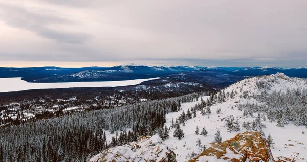 Panoramisch Overzicht Van Zyuratkul Berg — Stockfoto