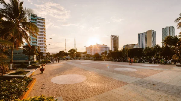 Plaja park yeri olan oyun alanı