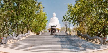 Güneşli Nha Trang panoraması