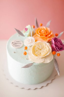 pembe bir arka plan üzerinde kek popsicle