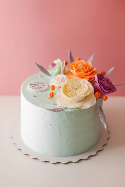 粉红色背景上的蛋糕冰棒 — 图库照片